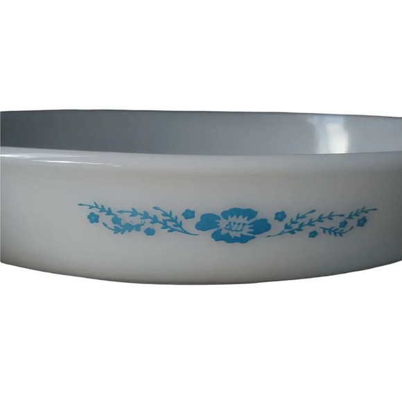 Vintage Termocrisa Mexico 13  Milk Glass Casserole Dish - Picture 2 of 8